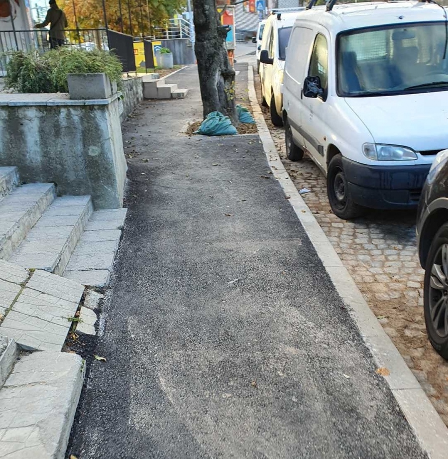 В район Витоша махат плочките, асфалтират тротоарите